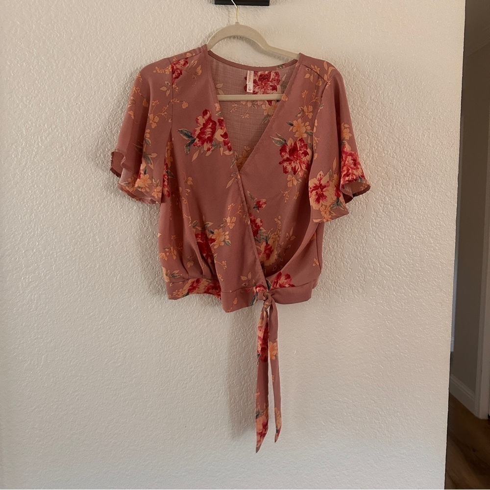 Xhilaration Pink Floral Wrap Blouse Large Short Sleeve Crop Tie Front Boho Top